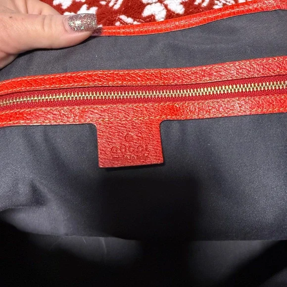 Authentic Gucci tote tan and red. Comes with certificate of authenticity - Picture 12 of 12